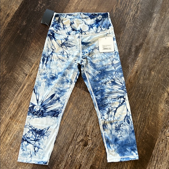 Yelete Pants - Ultra Soft Tie Dye cropped Leggings for Women – Yelete Activewear NWT